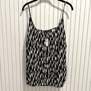 Banana Republic camisole top, in Black and White Size XL new with tags